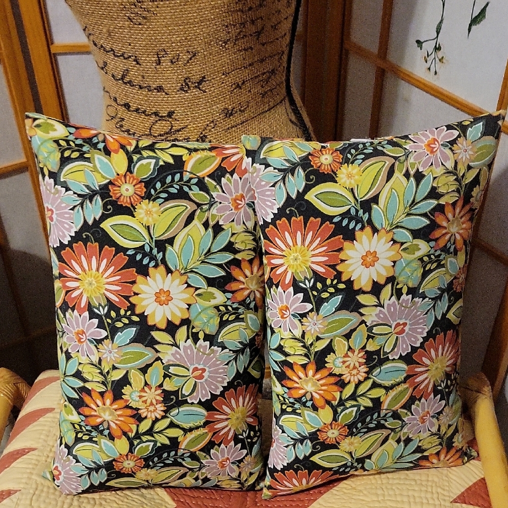 🌿Leafy Floral 🌸 Pillow Set
